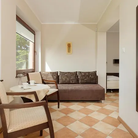 House Europa Homestay *